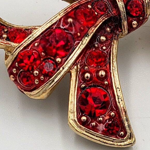 Vintage Christmas Gold Tone Bow Brooch With Red Rhinestones - Picture 4 of 11